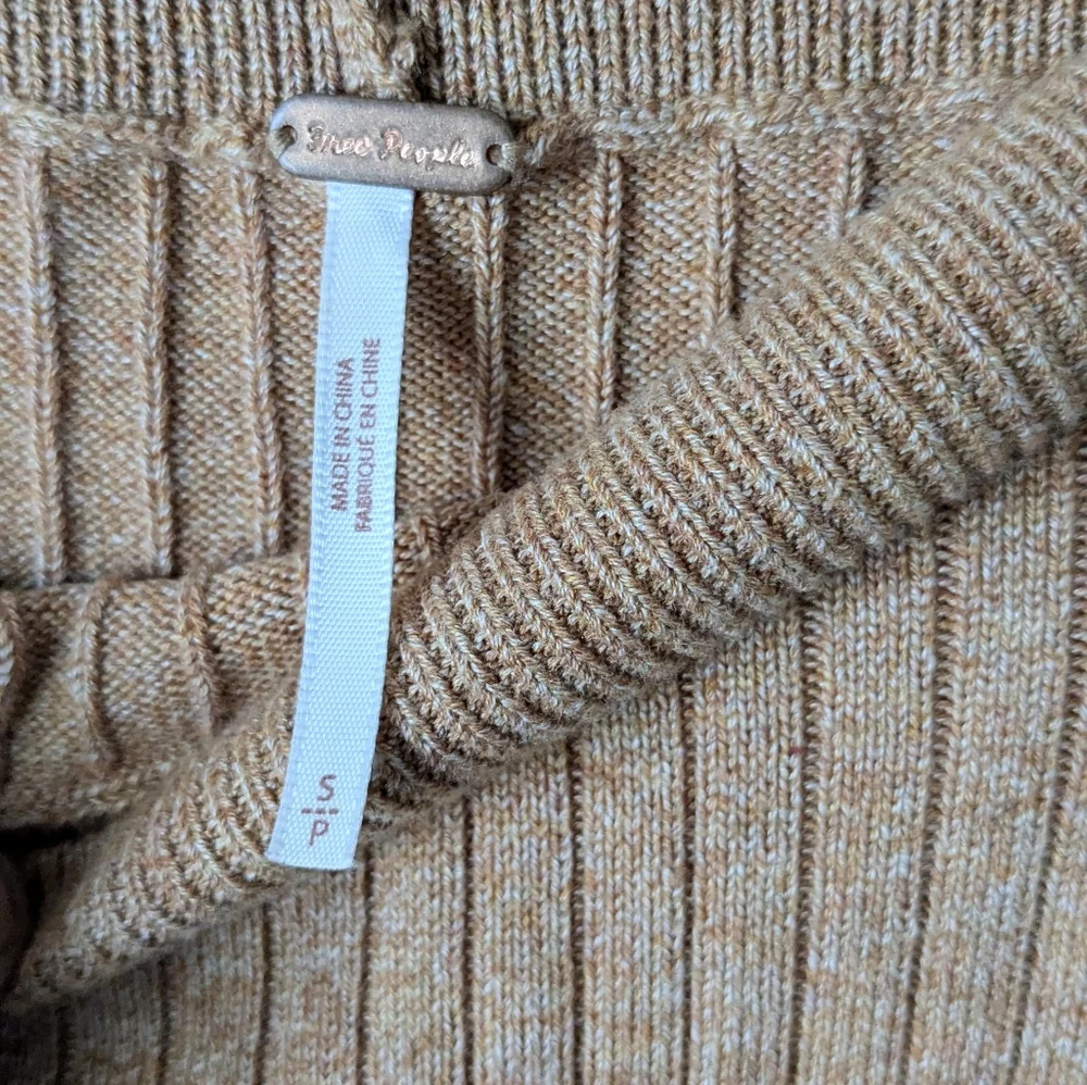 Free People Skyline Ribbed Midi Skirt in Camel - Small Excellent Condition